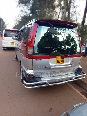 Toyota Noah 2001 Maroon
