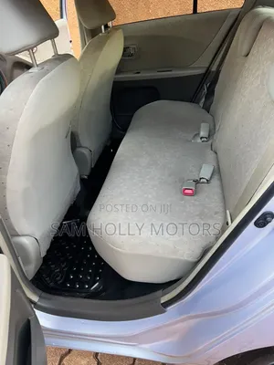 Toyota Vitz 1.3 AWD 5dr 2010 Silver