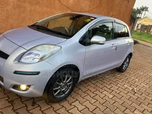 Toyota Vitz 1.3 AWD 5dr 2010 Silver