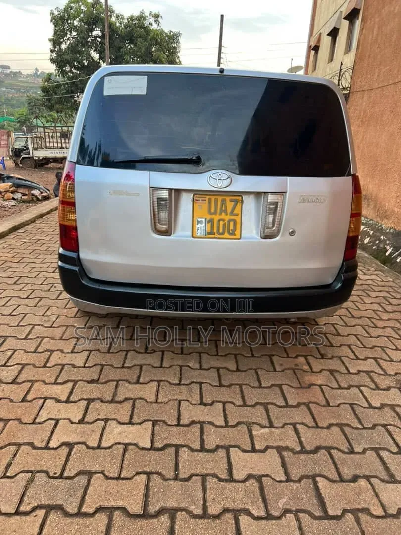 Toyota Succeed 2008 Silver