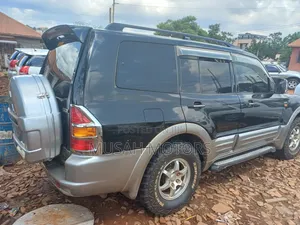 Mitsubishi Pajero 2005 Black