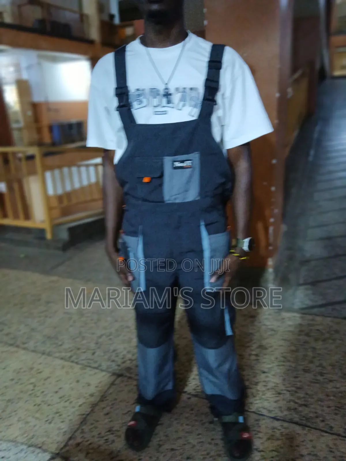 Multi-Pocket Workwear Bib Overalls With Adjustable Sispendars