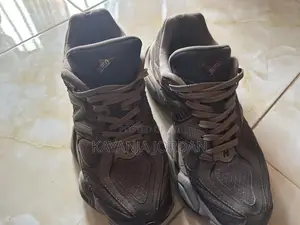 New Balance 9060 Slightly Wore Shoes
