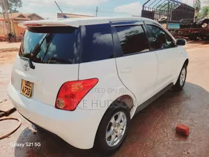 Toyota IST 2005 White