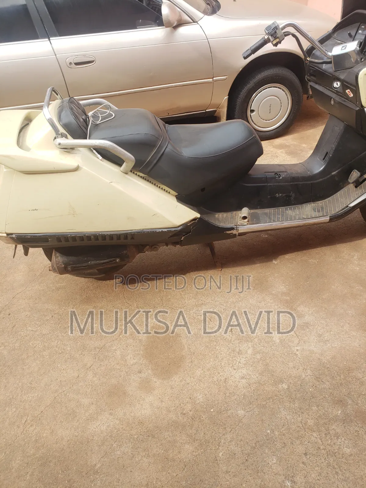 Honda Forza 2000 Beige