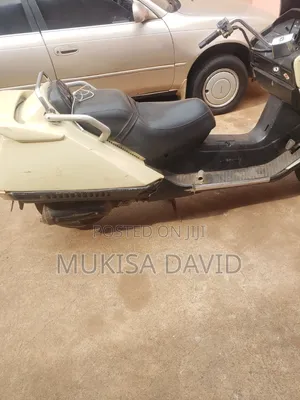 Honda Forza 2000 Beige