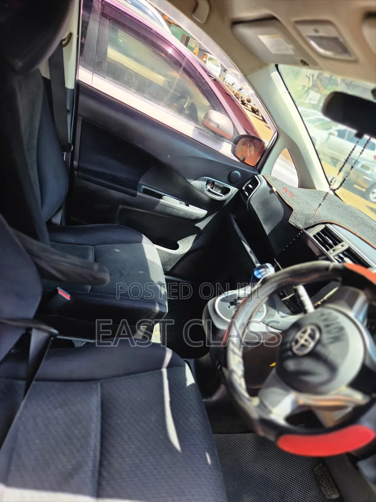 Toyota Ractis 1.5 FWD 2012 Silver