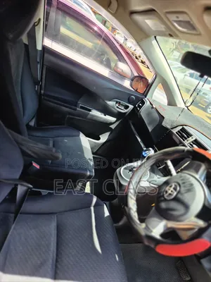 Toyota Ractis 1.5 FWD 2012 Silver