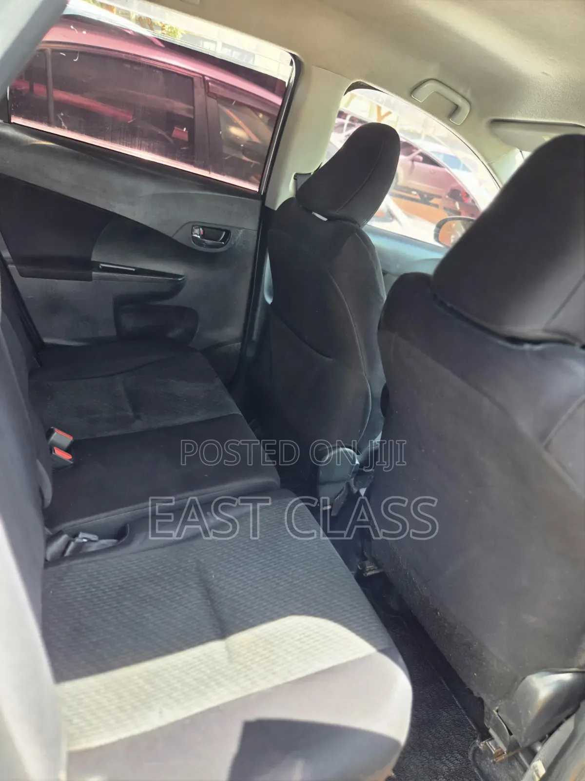 Toyota Ractis 1.5 FWD 2012 Silver