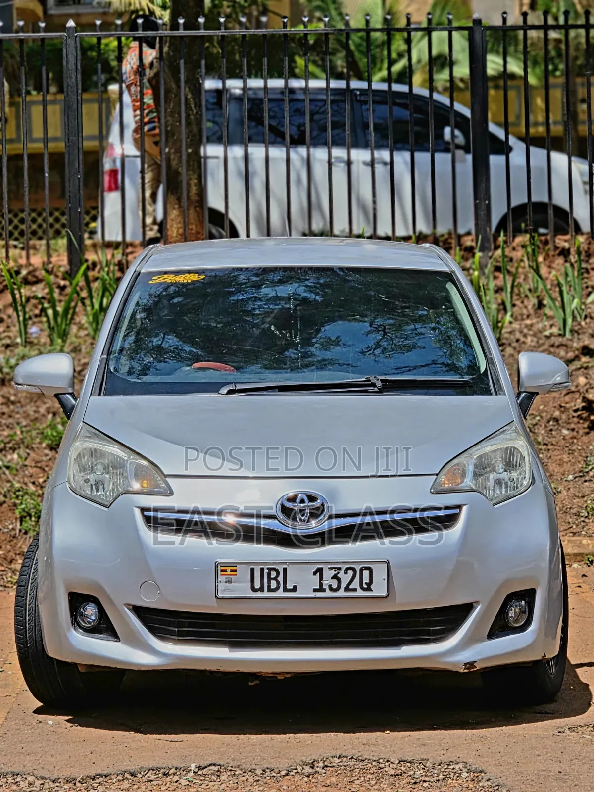 Toyota Ractis 1.5 FWD 2012 Silver