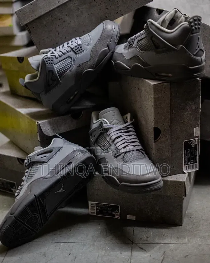 Air Jordan 4 Retro SE
'Wet Cement'