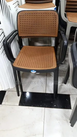 Plastic Design Chair Back and Broo