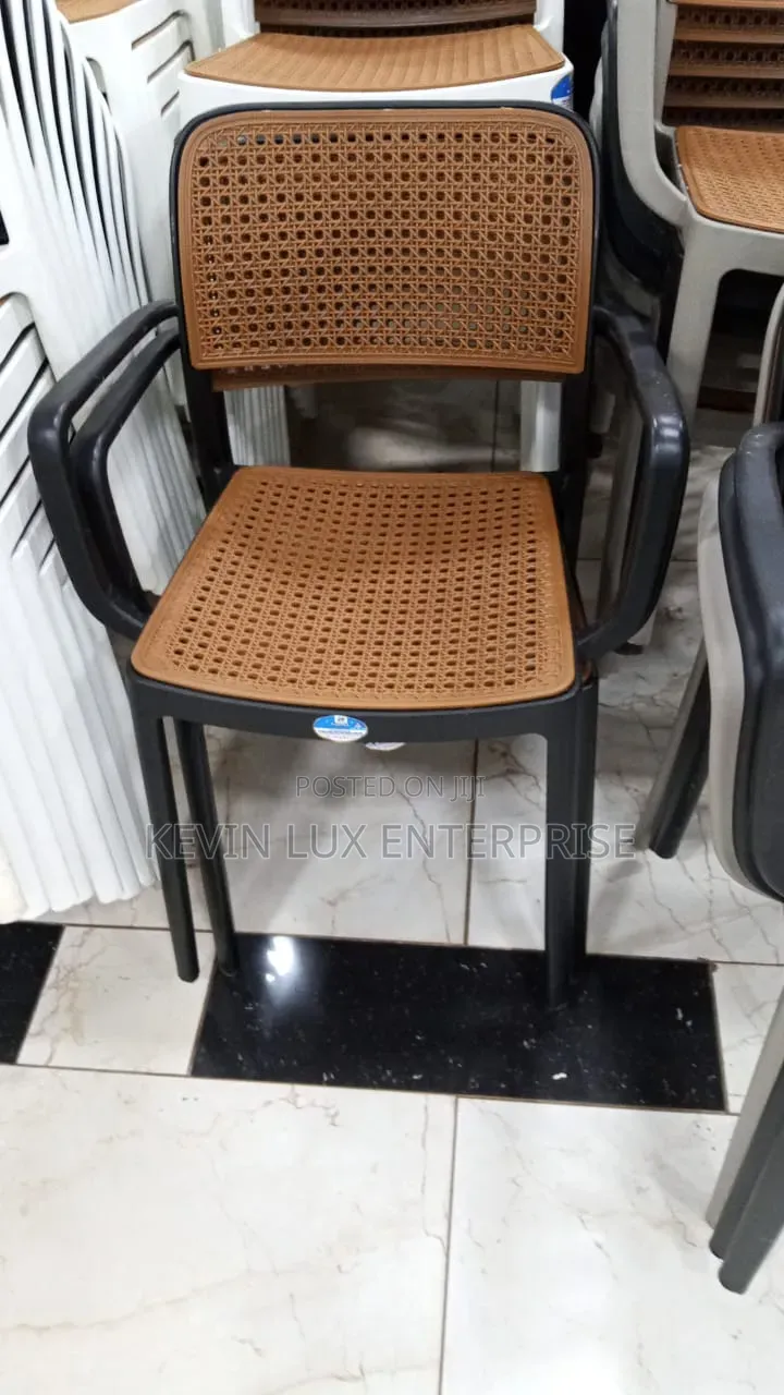 Plastic Design Chair Back and Broo