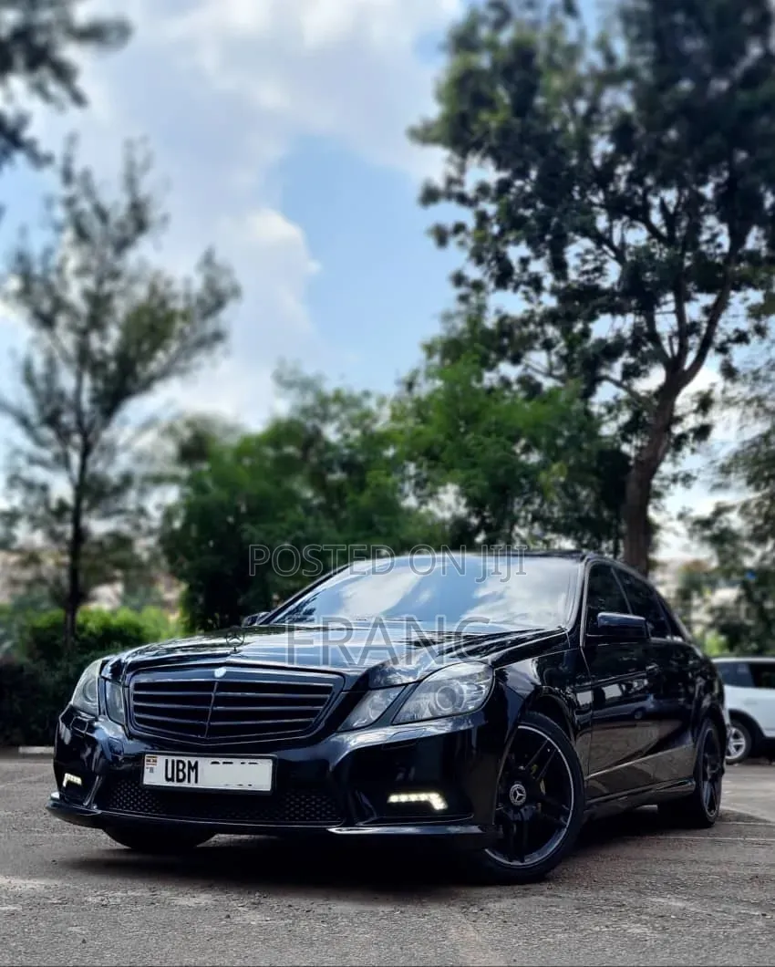 Mercedes-Benz E300 2009 Black