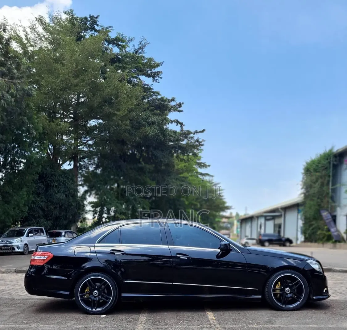 Mercedes-Benz E300 2009 Black