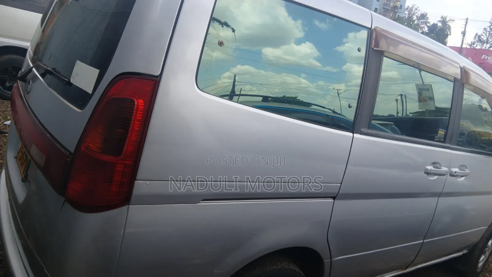 Nissan Serena 2004 Silver