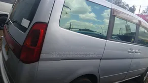 Nissan Serena 2004 Silver