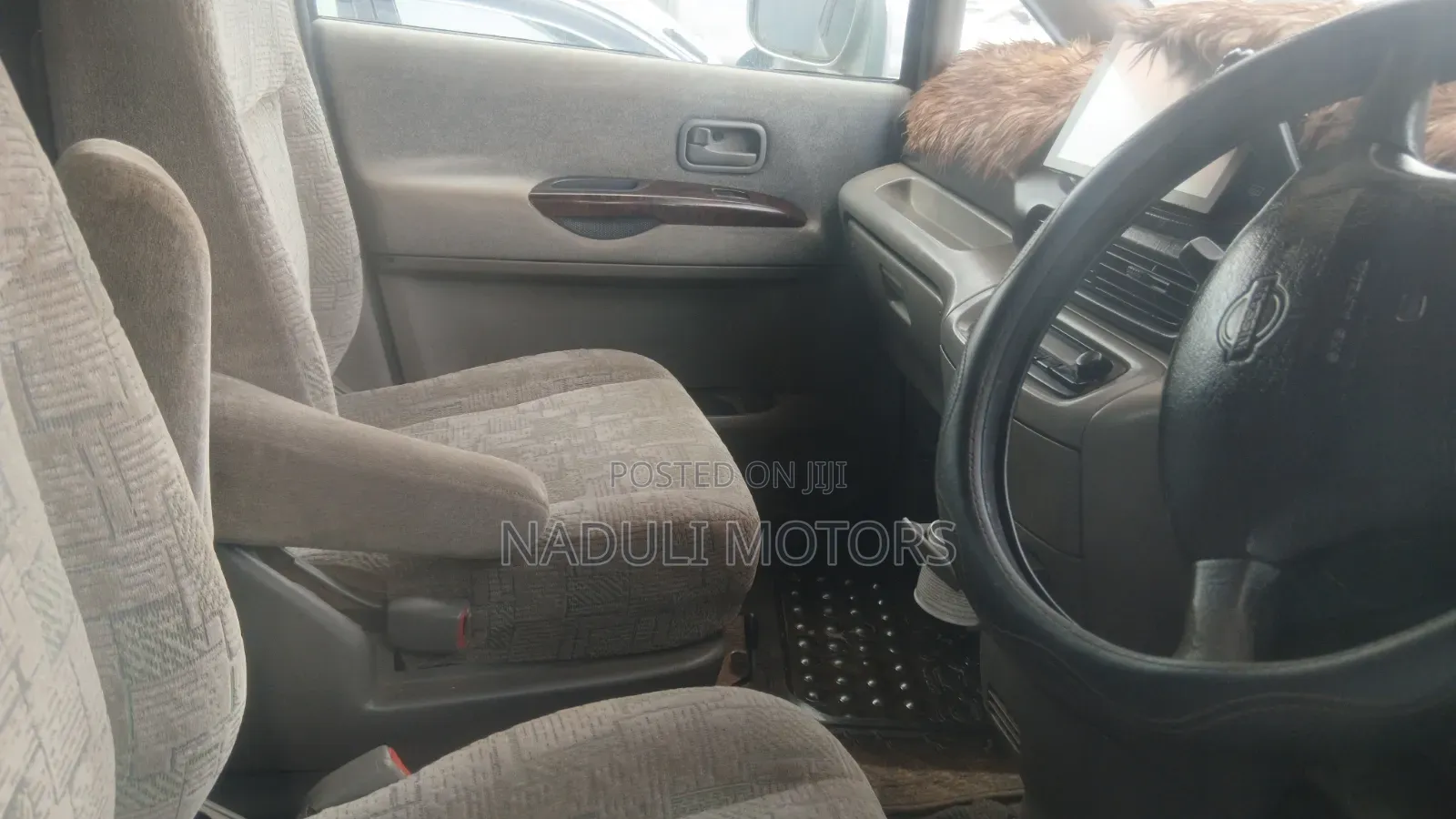 Nissan Serena 2004 Silver