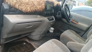 Nissan Serena 2004 Silver
