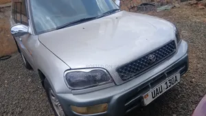 Toyota RAV4 Automatic 2000 Silver