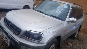 Toyota RAV4 Automatic 2000 Silver