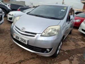 Toyota Passo Sette 1.5 FWD 2009 Silver