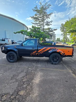 Nissan Hardbody 2016 Black