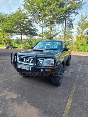 Nissan Hardbody 2016 Black