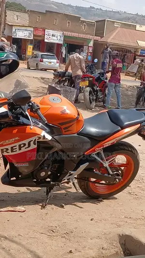 Honda CBR 2025 Red