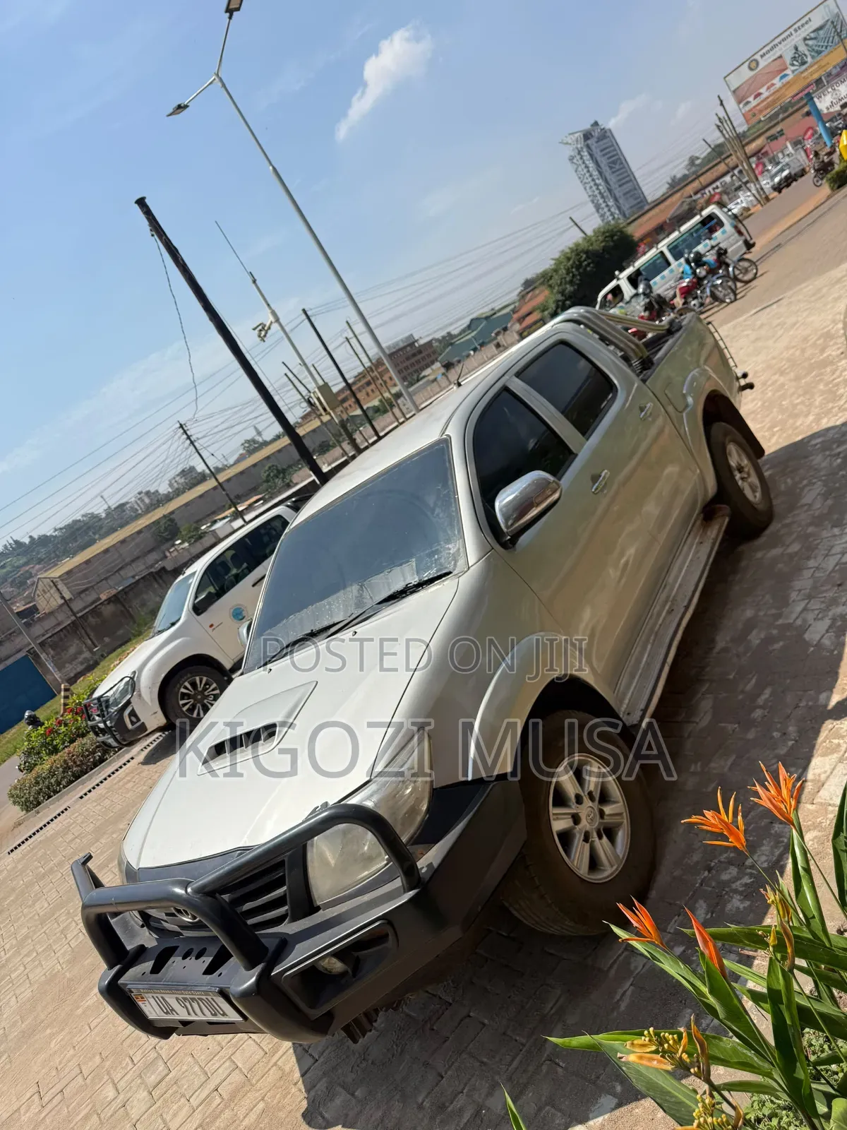 Toyota Hilux 2.5 D-4D 4X4 SRX 2010 Silver