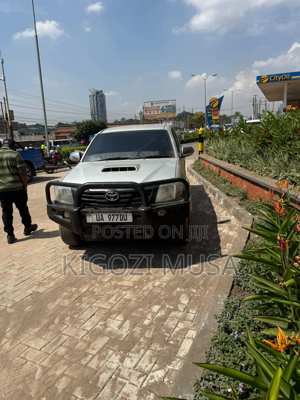 Toyota Hilux 2.5 D-4D 4X4 SRX 2010 Silver