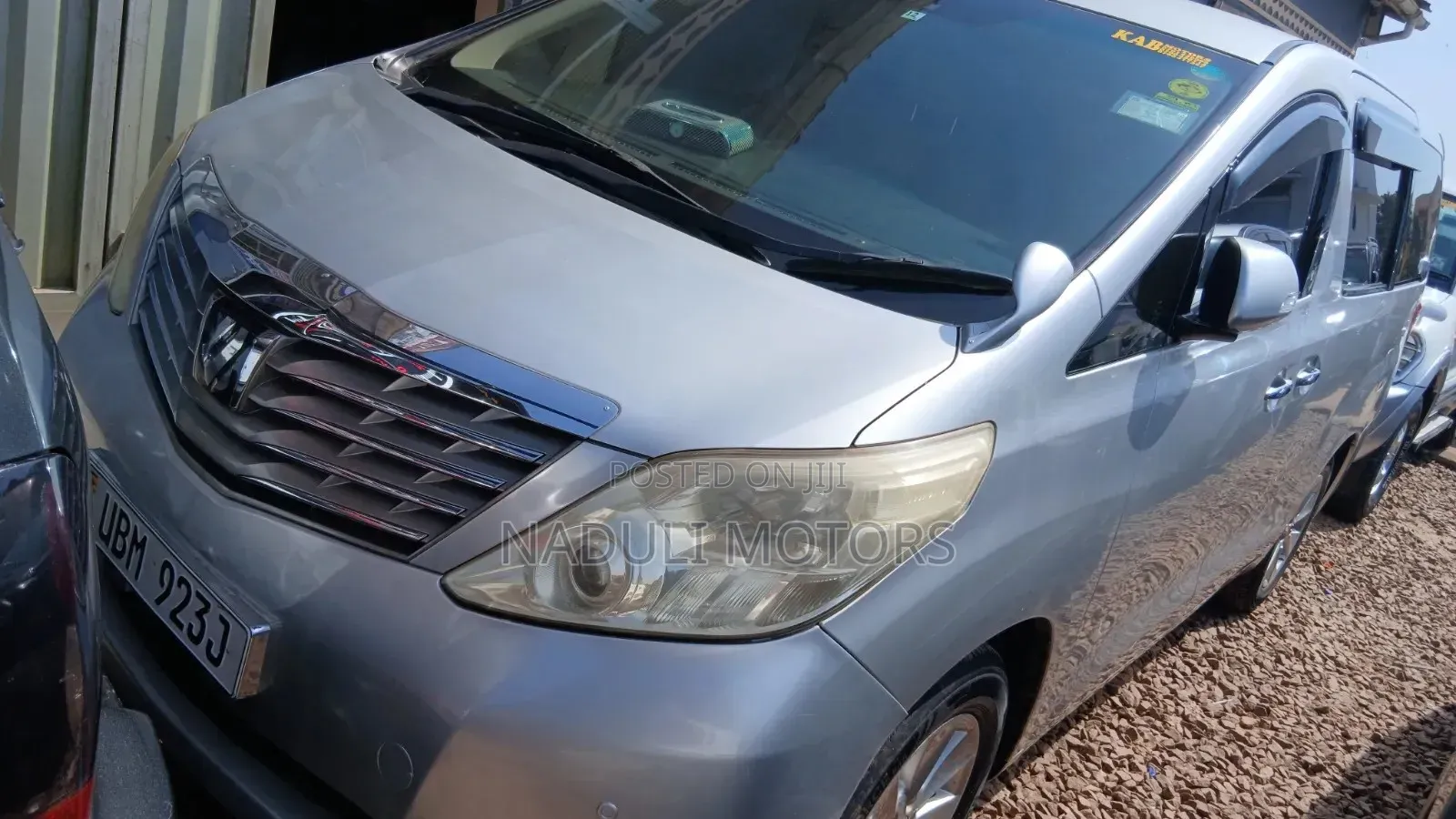Toyota Alphard 2010 Silver