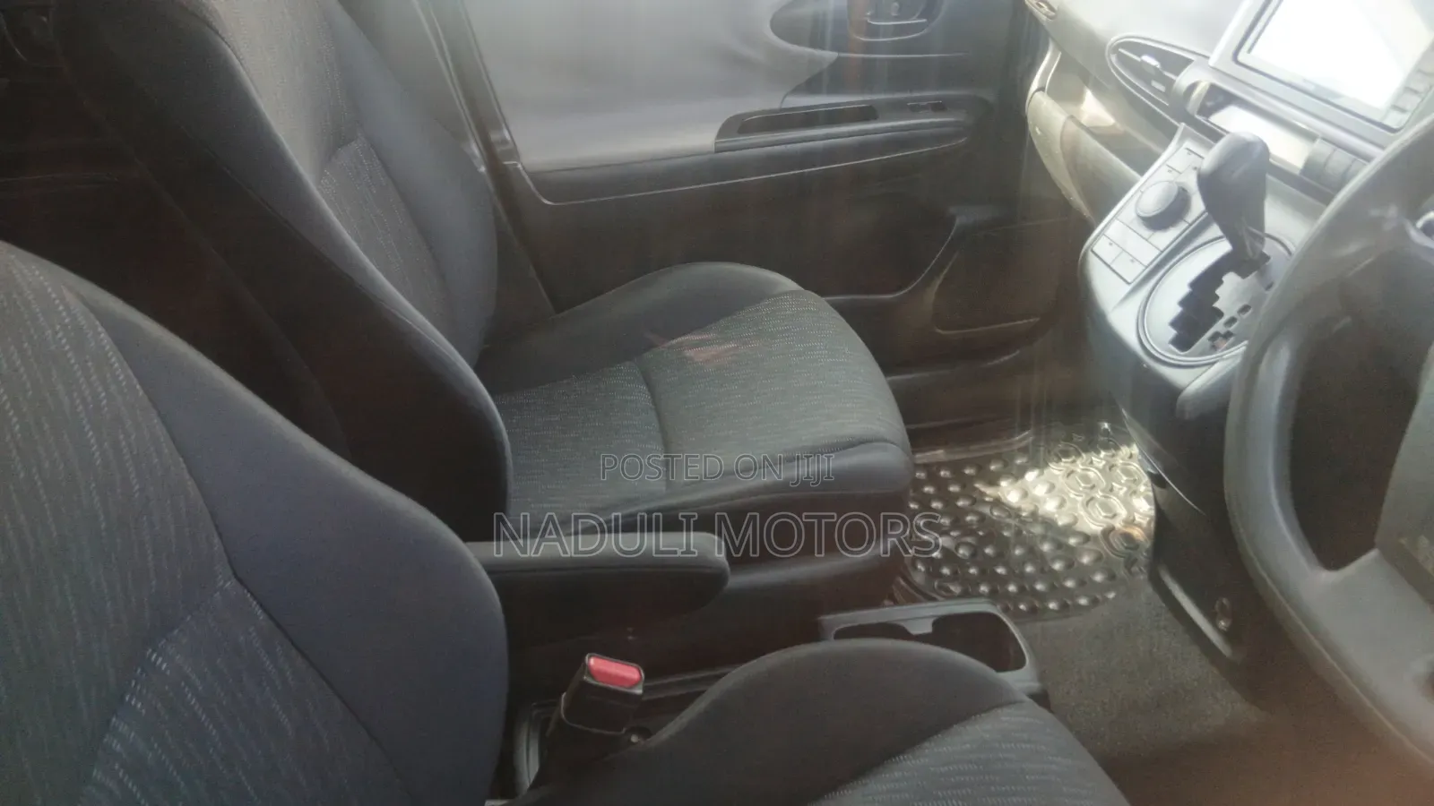 Toyota Wish 2010 Silver