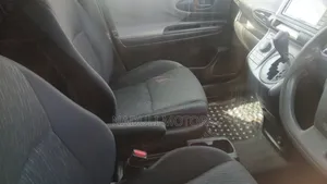 Toyota Wish 2010 Silver