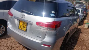 Toyota Wish 2010 Silver