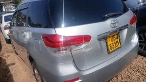 Toyota Wish 2010 Silver