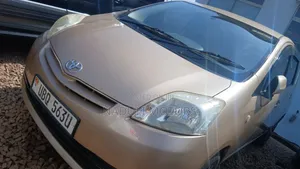 Toyota Passo Sette 2010 Gold
