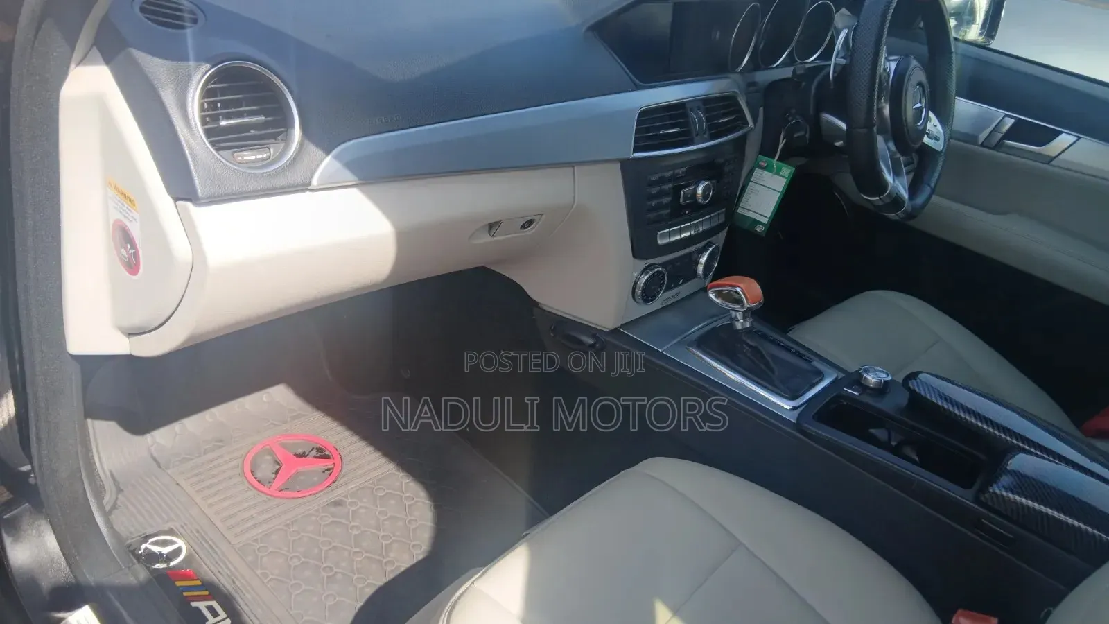 Mercedes-Benz C200 2011 Black