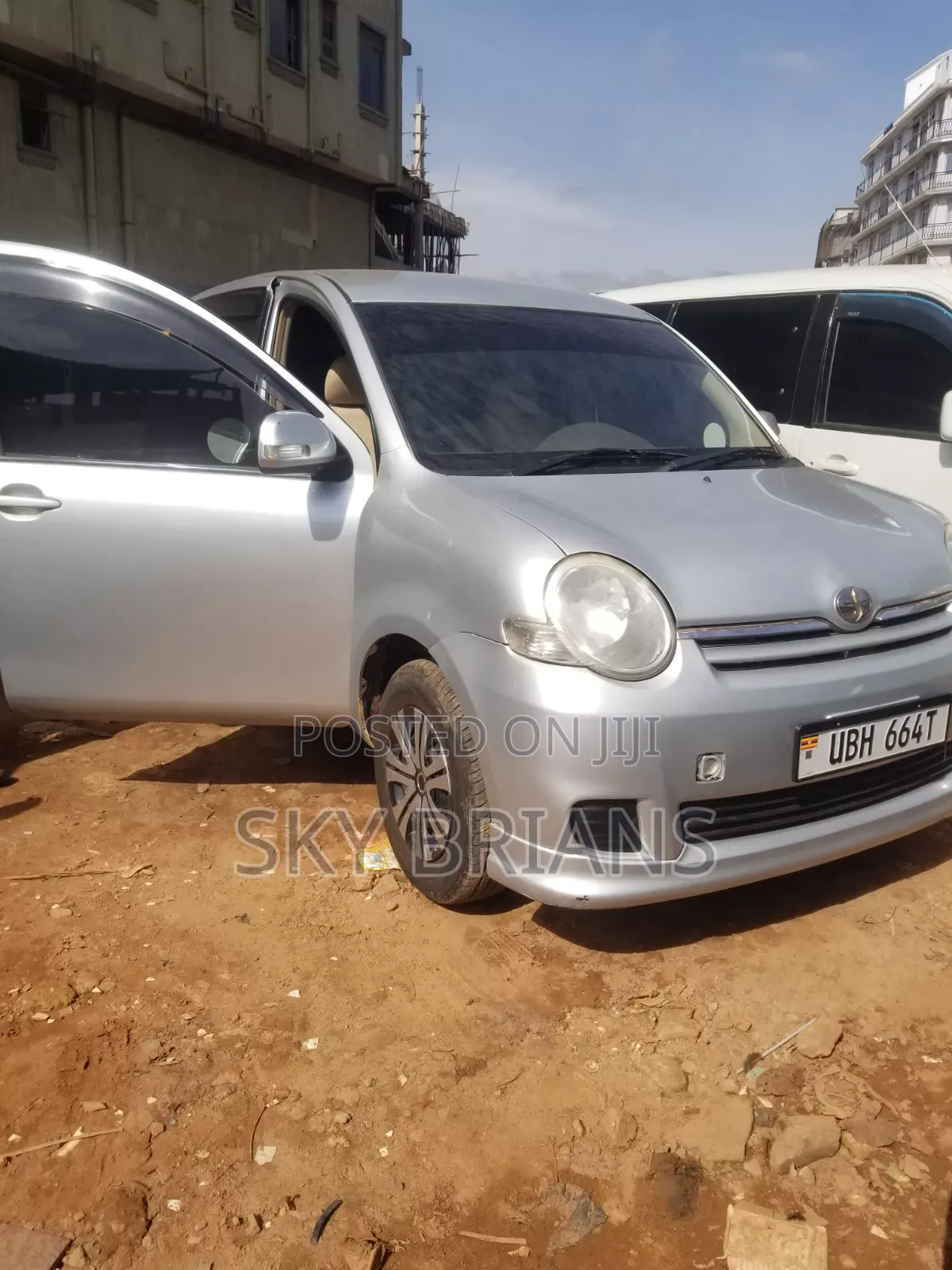 Toyota Sienta 1.5 AWD 2007 Silver