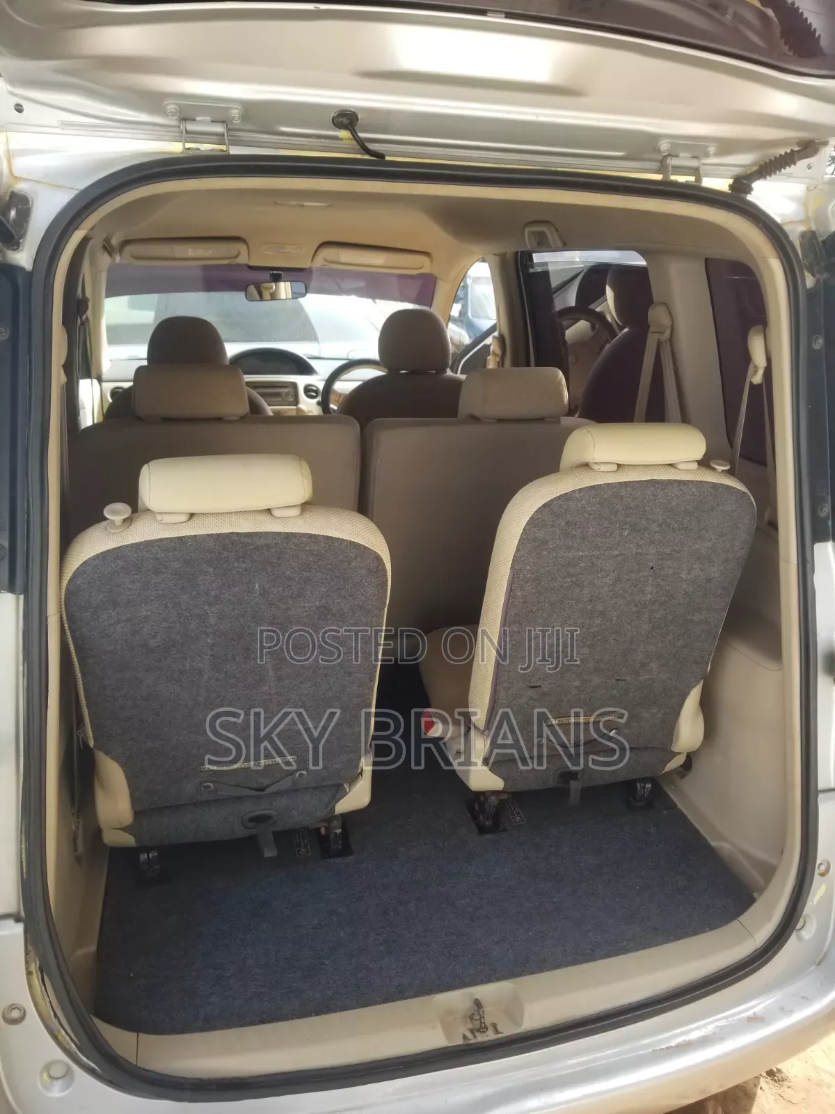 Toyota Sienta 1.5 AWD 2007 Silver