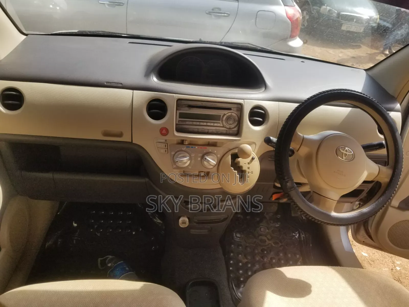 Toyota Sienta 1.5 AWD 2007 Silver