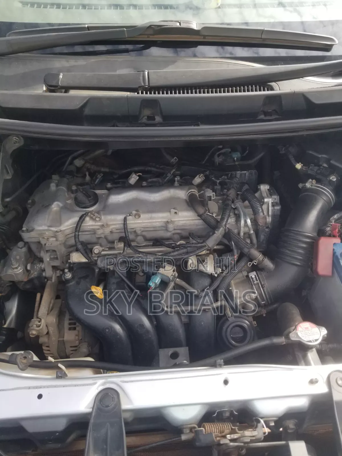 Toyota Noah 2.0 143hp AWD (7 Seater) 2010 Silver