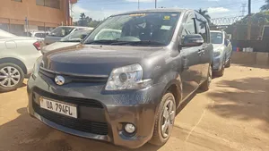 Toyota Sienta 2012 Gray