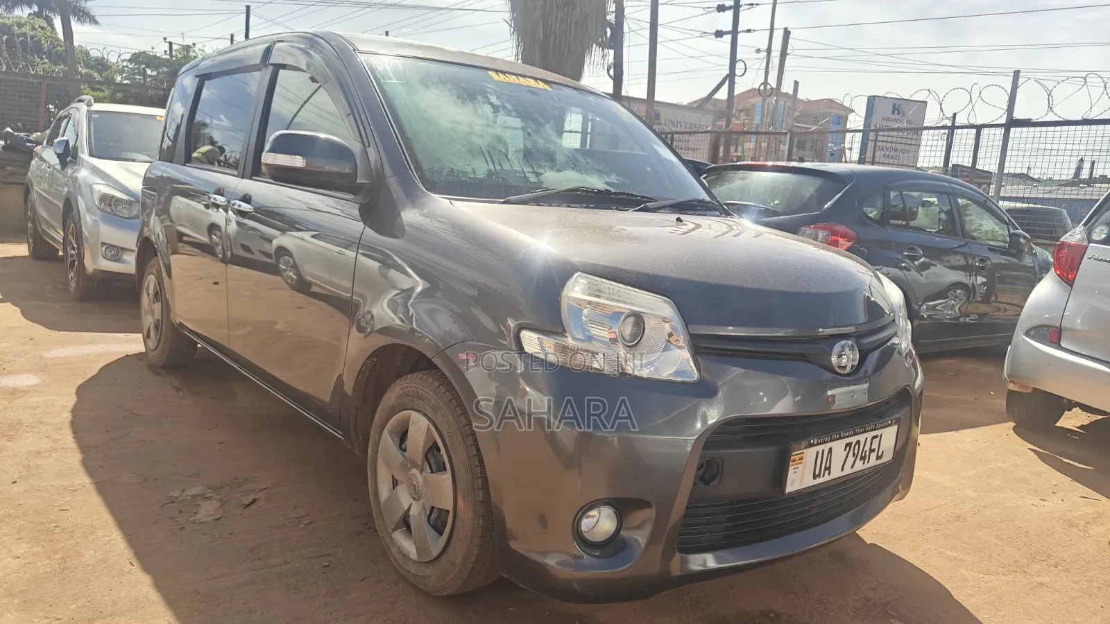 Toyota Sienta 2012 Gray