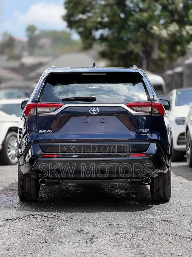 Toyota RAV4 2022 Blue