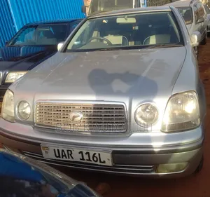 Toyota Progress 1999 Silver