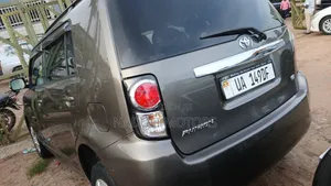 Toyota Corolla Rumion 2011