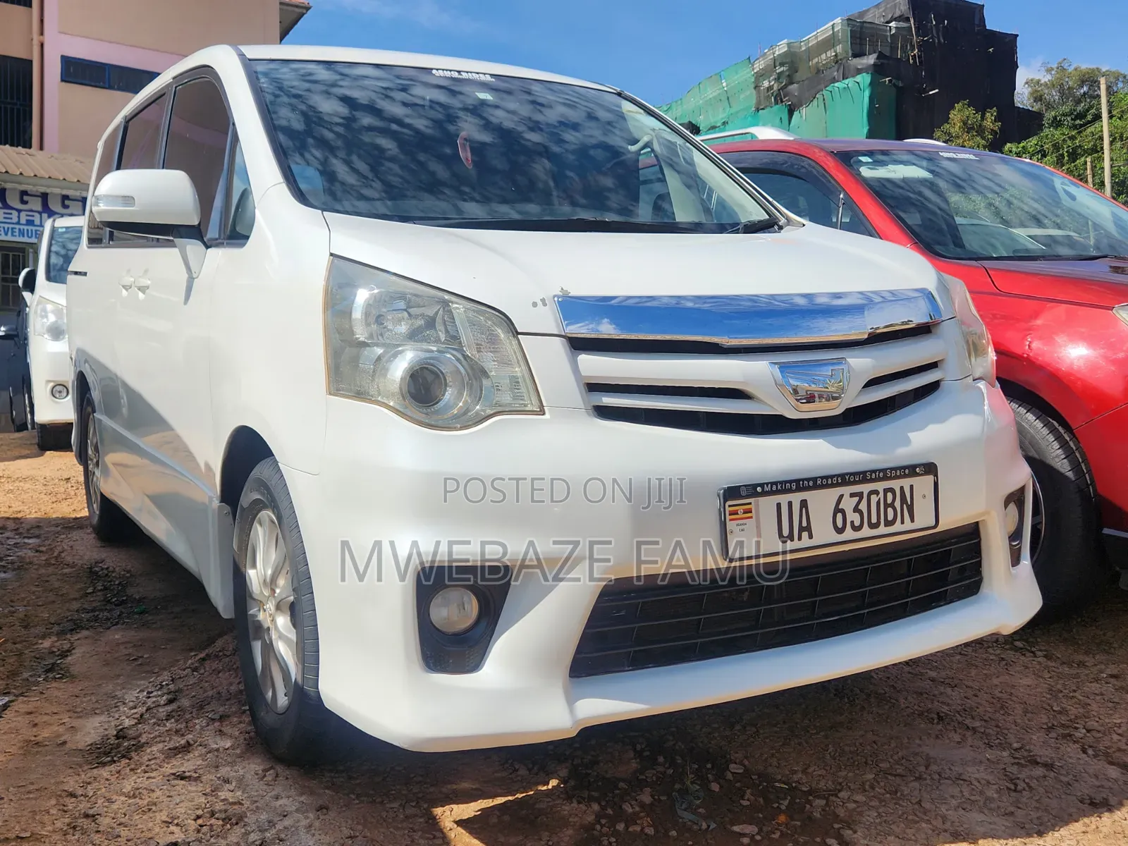 Toyota Noah 2012 White