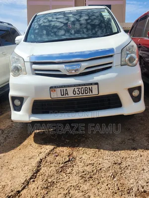 Toyota Noah 2012 White