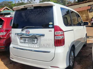 Toyota Noah 2012 White